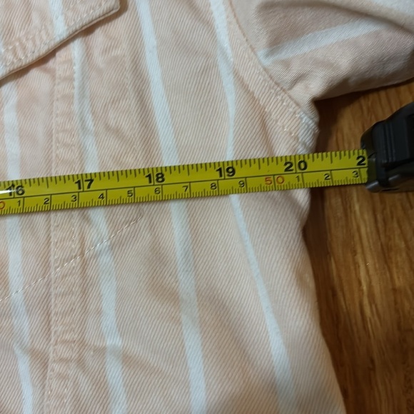 Denim Cropped Jacket Women’s Sz Medium - Picture 2 of 5